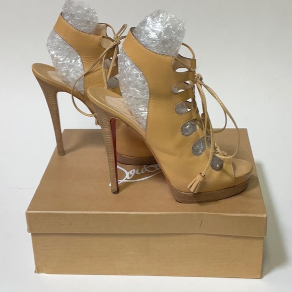 Christian Louboutin Miss Fortune 120 beige leather lace-up wooden high heels, 40 - Picture 7 of 16